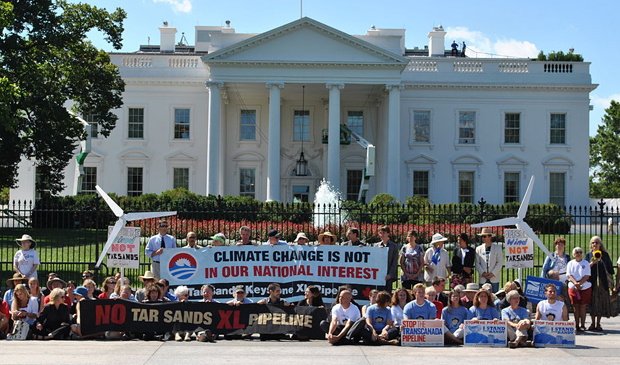 Keystone pipeline protest, August 22, 2011. By chesapeakeclimate (8/22/11Uploaded by Ekabhishek) [CC BY-SA 2.0], via Wikimedia Commons